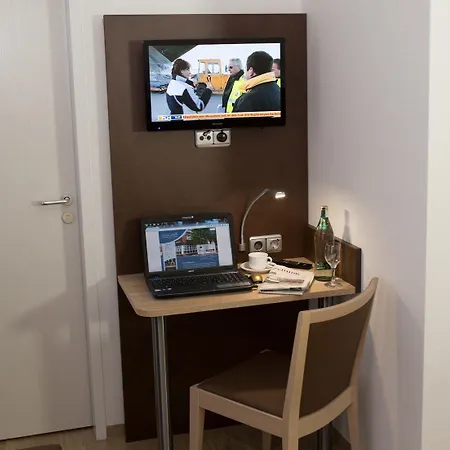 Szálloda Restaurant Luetkebohmert 3*