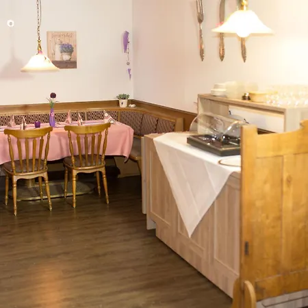 Restaurant Luetkebohmert מלון 3*
