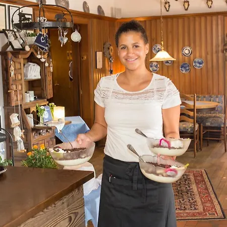 Restaurant Luetkebohmert Szálloda 3*