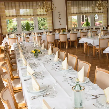 فندق Restaurant Luetkebohmert 3*